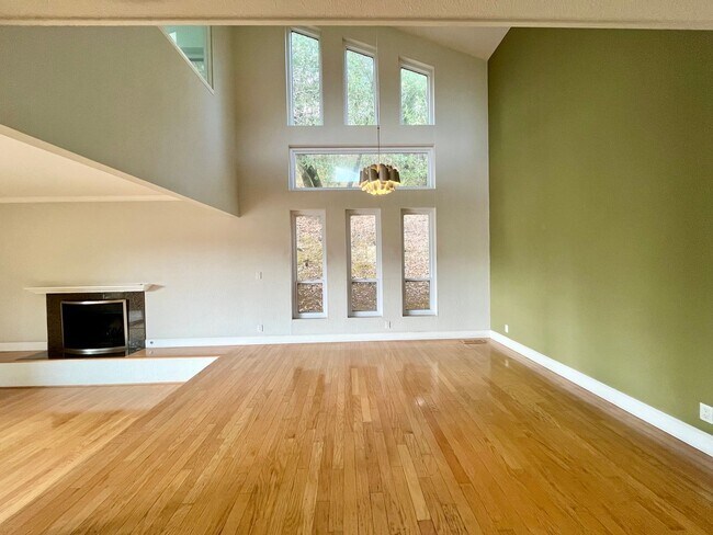 Foto del edificio - Gorgeous Contemporary 4 Bedroom Home with ...