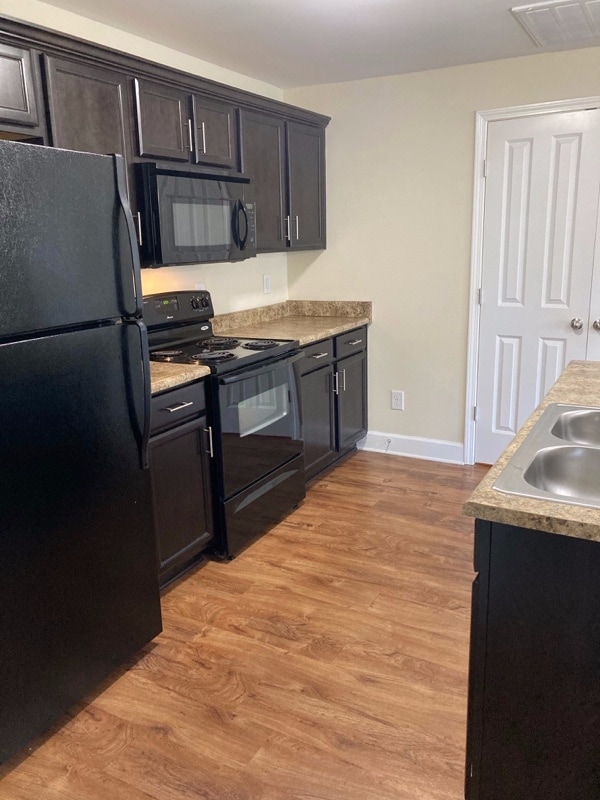 Building Photo - 8205 Lenox Creekside Dr