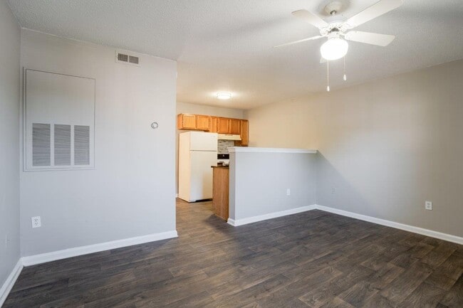 Building Photo - Alexander Station Apartment Homes