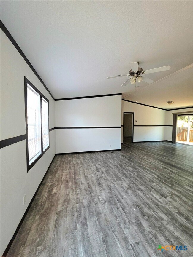 Foto del edificio - 1051 Tamarack Dr