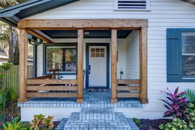 Building Photo - 1221 E Ida St