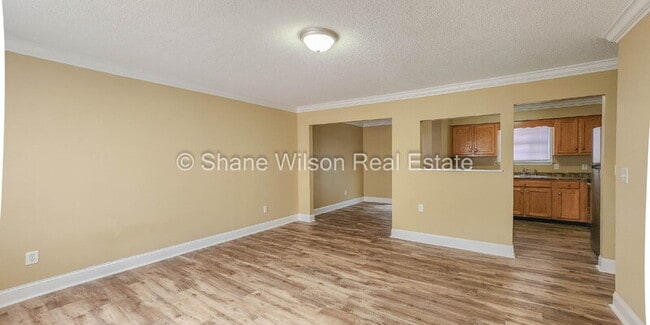 Building Photo - 213 Ridgewood Cir