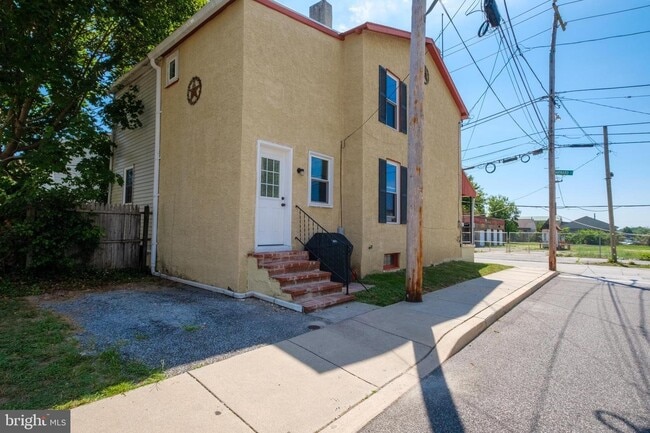 Photo - 701 E Barnard St House