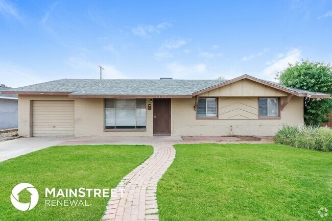 Building Photo - 3807 W Solar Dr