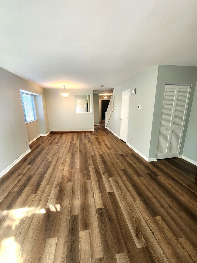 Building Photo - 1151 Shadow Lake Cir