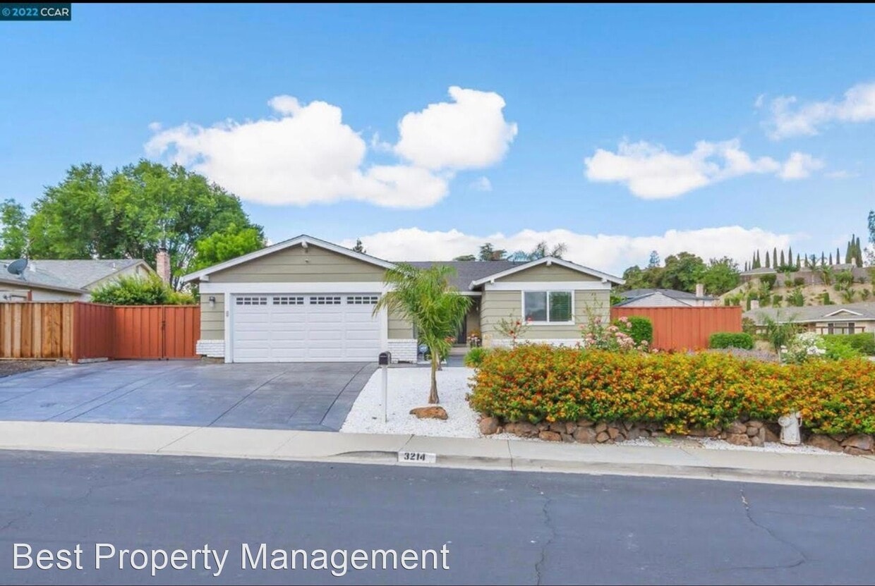 Foto principal - 3 br, 2 bath House - 3214 Harbour Dr