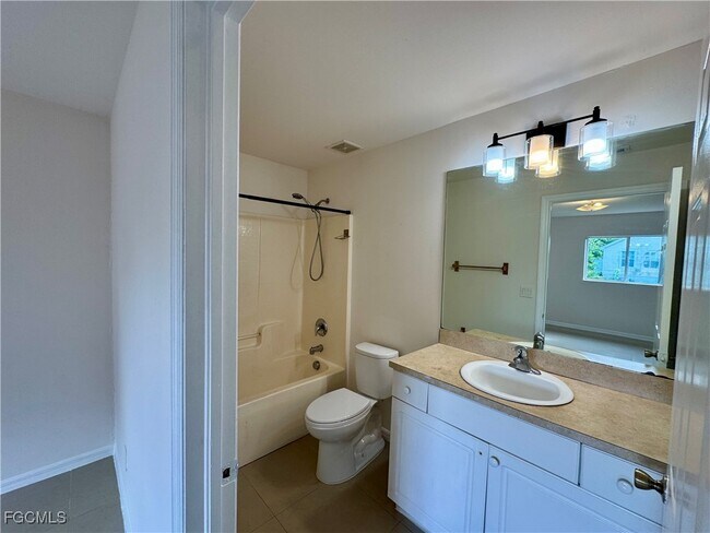 Foto del edificio - 10743 Robinson St