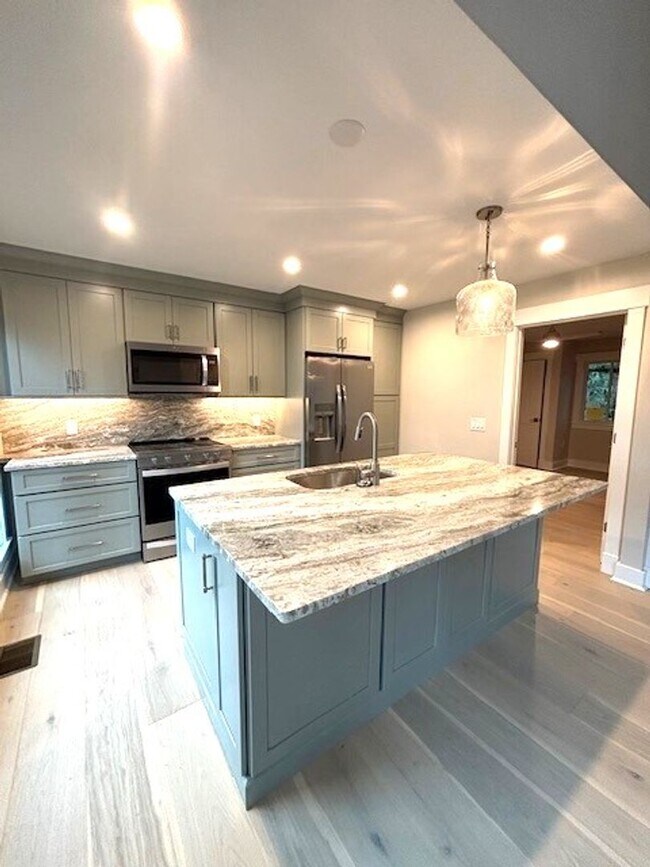 Building Photo - Broad Creek Landing