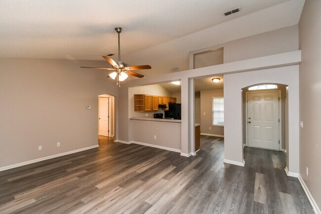 Building Photo - 149 Dover Bluff Dr