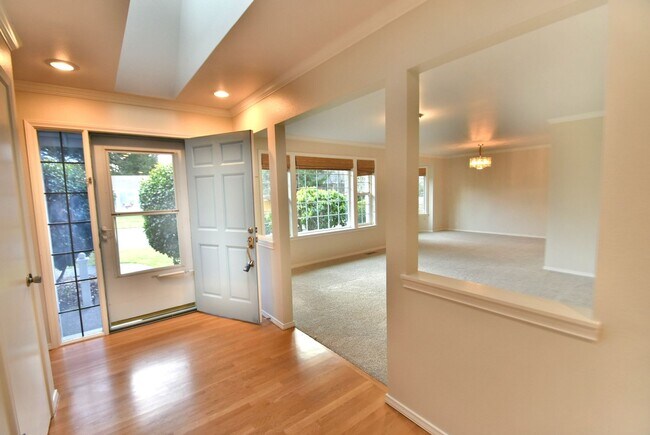 Foto del edificio - 3bd/2ba Mukilteo Home