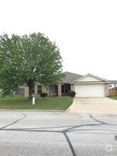 Building Photo - 105 E Great Plains Trail
