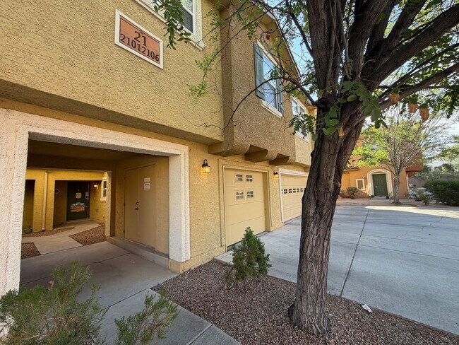 Foto del edificio - 601 Menaul Blvd NE