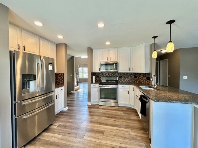Building Photo - 2641 Rosehall Ln