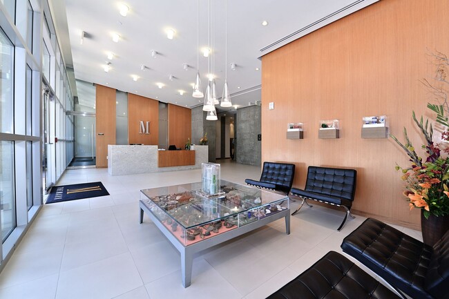 Foto del edificio - Expansive East Village 1 Bedroom at The Mark! Small Pet OK!