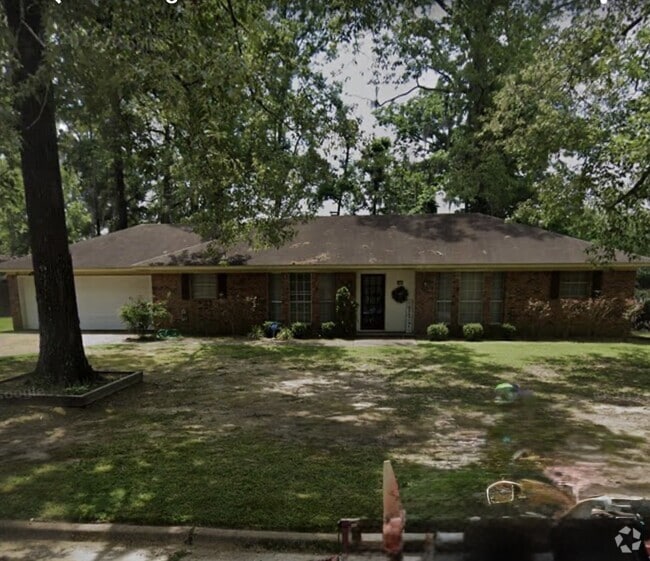 Building Photo - 1727 Tanglewood Ct
