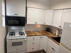 Building Photo - 350 75th St