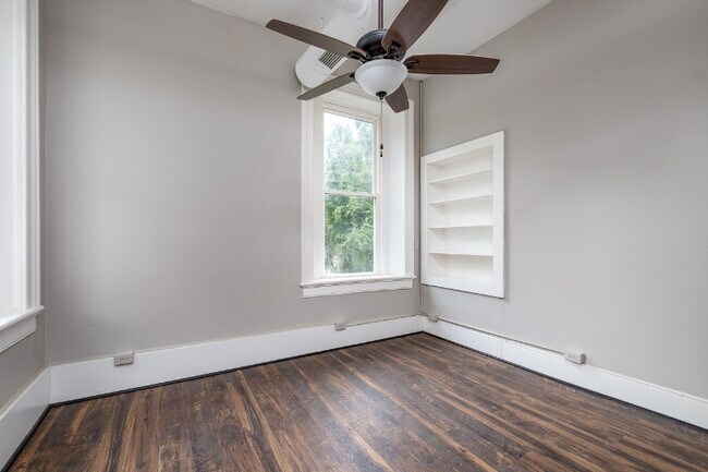 Building Photo - 811 Westover Dr