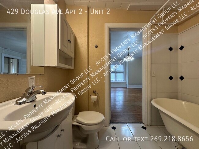 Foto del edificio - 429 Douglas Ave