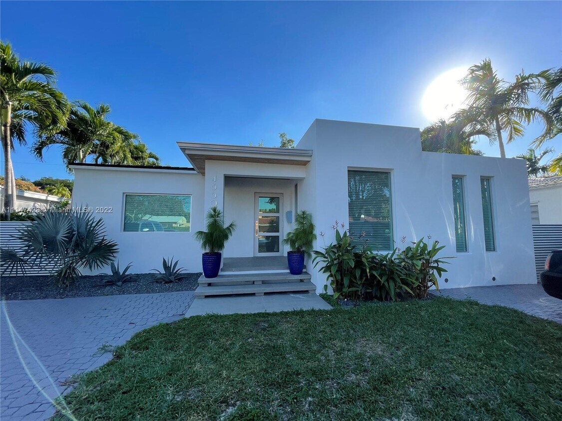 Foto principal - 4350 SW 14th St