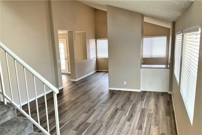 Foto del edificio - 3300 Hyannis Cir