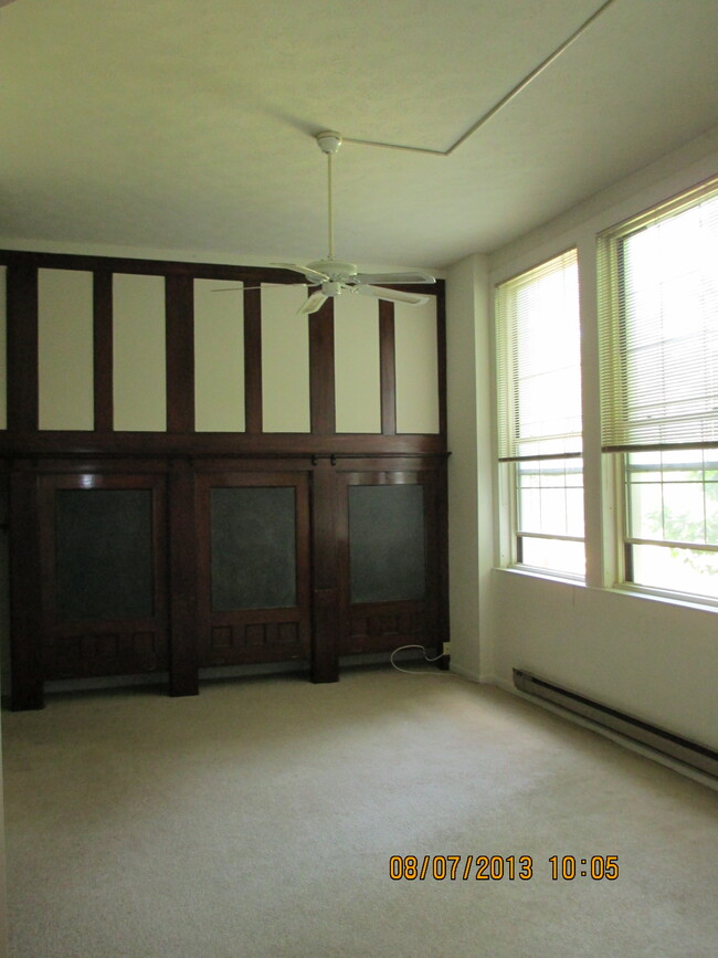 Building Photo - 42 Rochester St