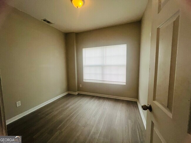 Foto del edificio - 1005 Mill Creek Way