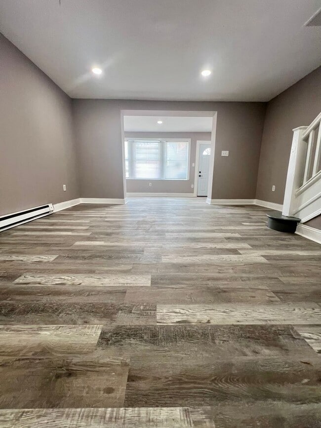 Building Photo - Newly Renovated 3-Bedroom Townhome in Elmwood Park! Available NOW!
