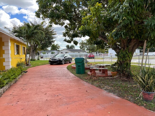 Foto del edificio - 12135 SW 182nd Terrace