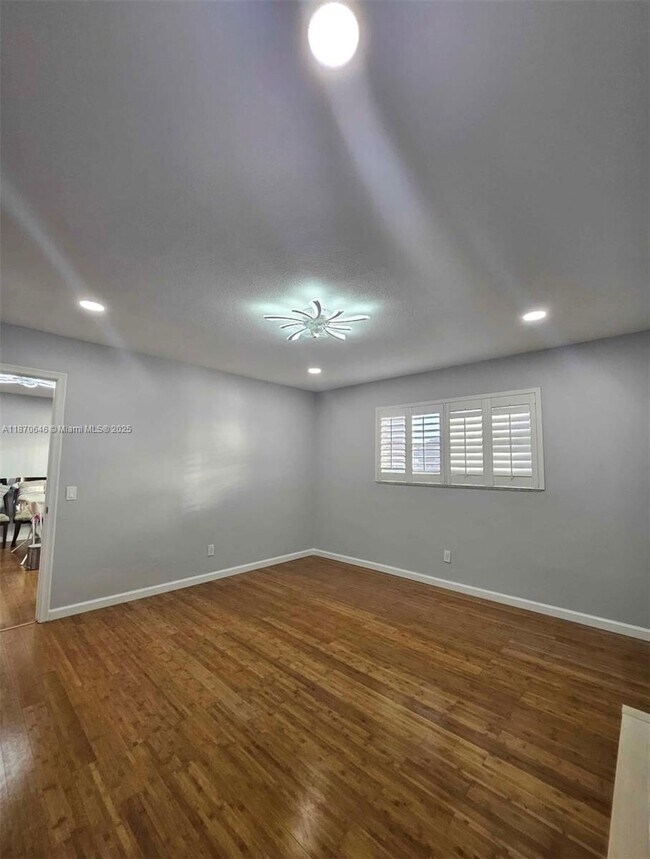 Foto del edificio - 2461 SW 82nd Ave