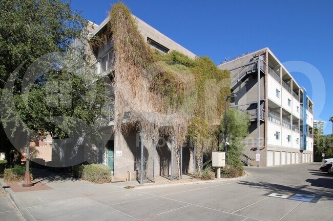 Building Photo - 675 S Roosevelt St
