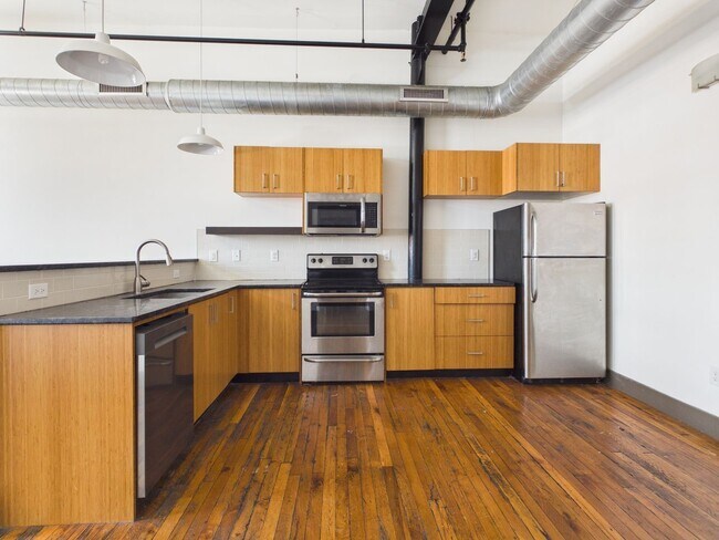 Interior Photo - 1322 W Broad St