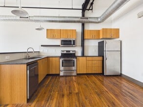 Interior Photo - 1322 W Broad St