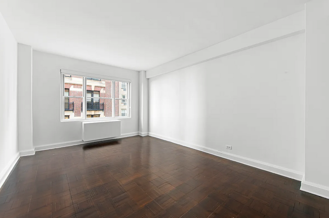 Building Photo - 145 E 48th St