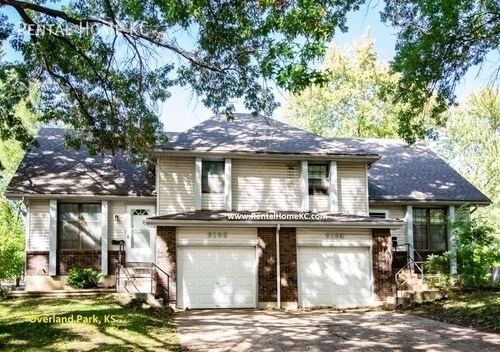 Foto principal - Roomy 3-bed 2-bath Duplex w/Fin Lower Leve...