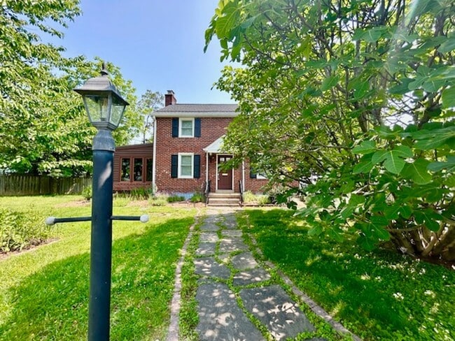 Building Photo - 4523 Gladwyne Dr