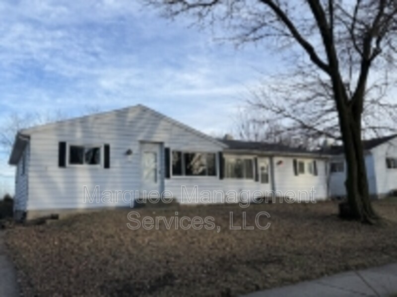Primary Photo - 2717 Victoria Ln