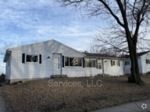 Building Photo - 2717 Victoria Ln