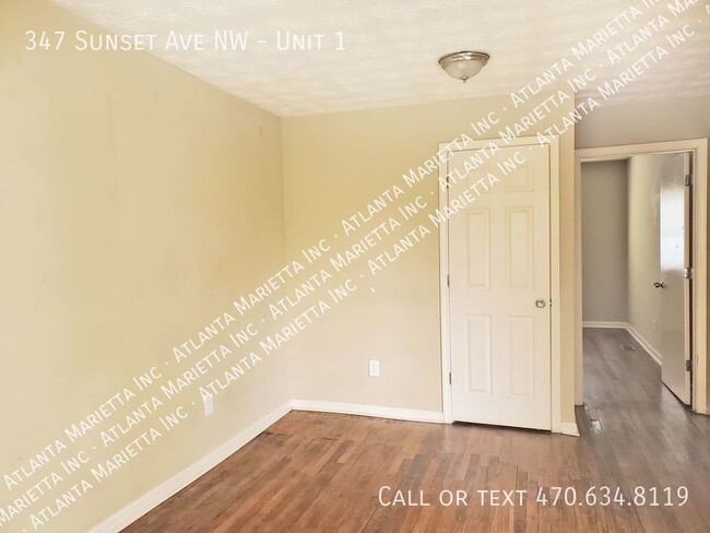 Building Photo - 2 Bedroom 1 Bath Apartment in Vine City - ...