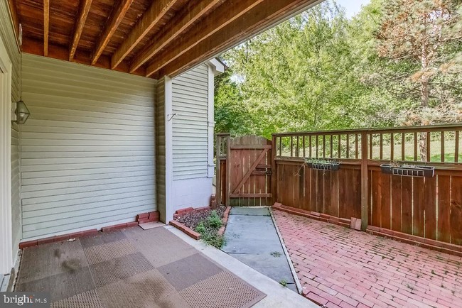 Foto del edificio - 7512 Ashby Ln