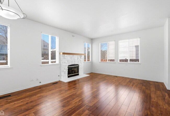 Foto del edificio - 487 W Hamlin Ln