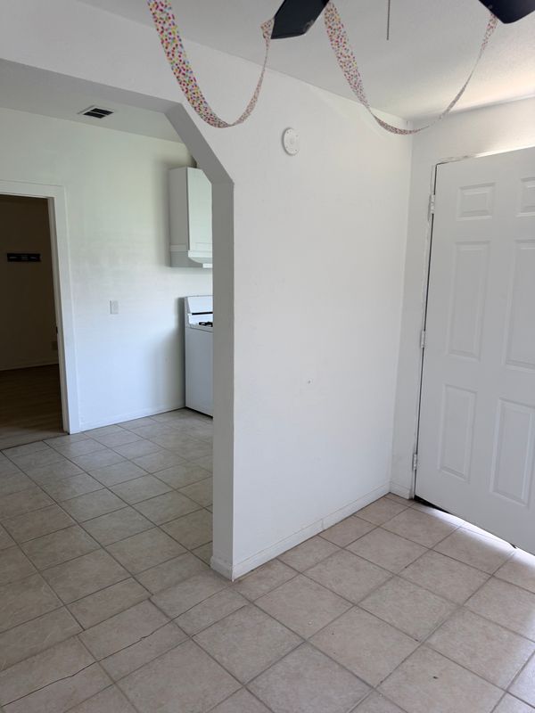 Foto del edificio - 15722 Larch Ave