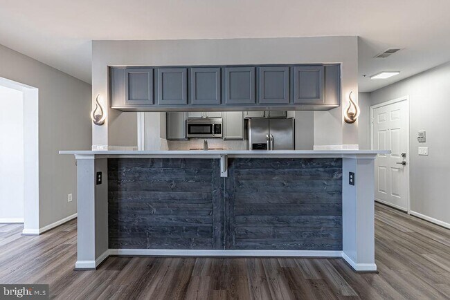 Foto del edificio - 3620 Sherbrooke Cir