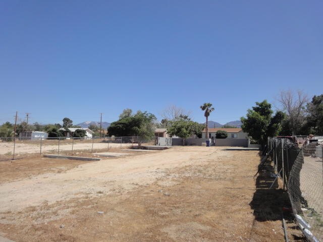 Foto del edificio - 12200 Pearblossom Hwy