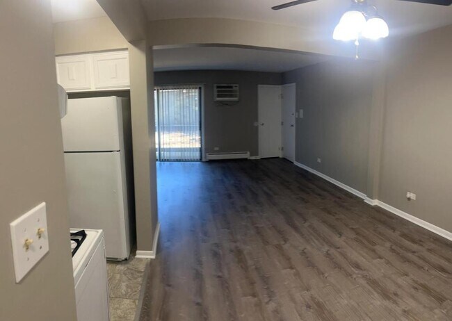 Foto del edificio - 3680 W 119th St