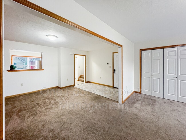 Building Photo - 255 Main St