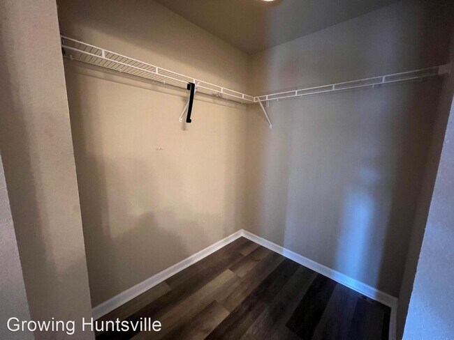 Building Photo - 3 br, 2 bath House - 200 Cloverbrook Drive