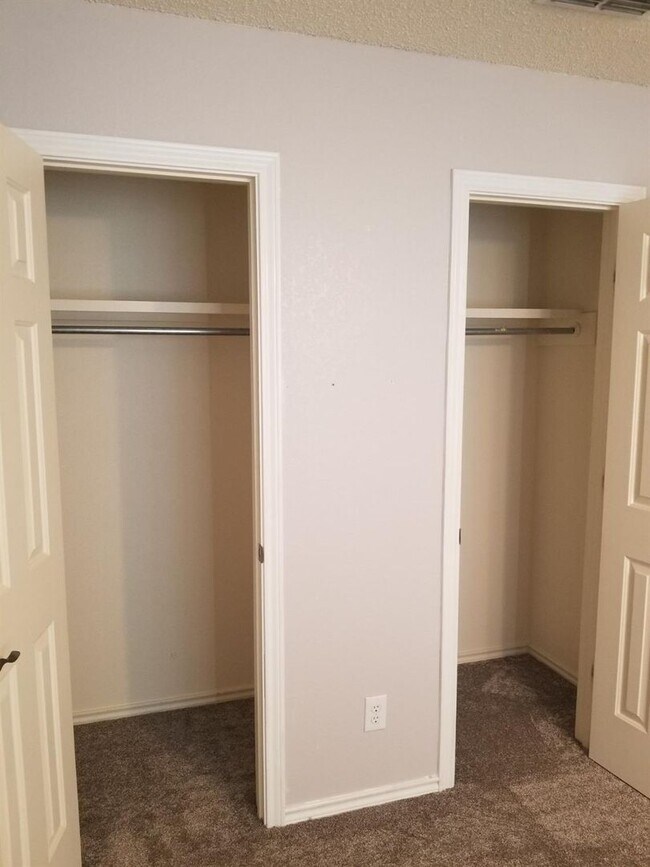 Foto del edificio - AMAZING 2/2/2 IN SOUTH LUBBOCK FOR LEASE!