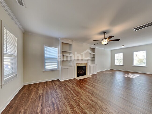 Building Photo - 212 E Quailwood Dr