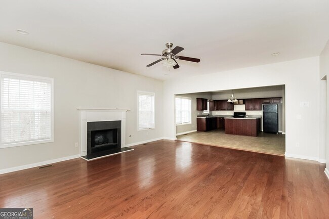 Building Photo - 4840 Ferncrest Pl