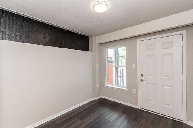 New Riviera Apartments San Antonio